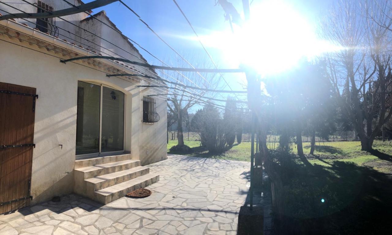 La Maison Des Sources Salon-de-Provence Exterior photo