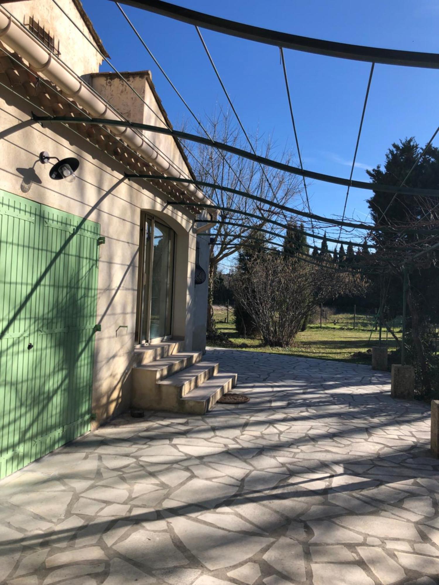 La Maison Des Sources Salon-de-Provence Exterior photo